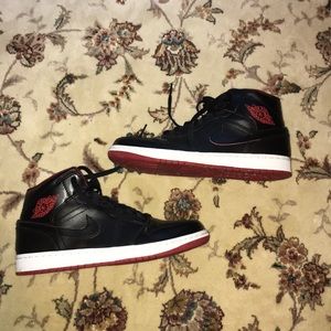Jordan 1 Black/red